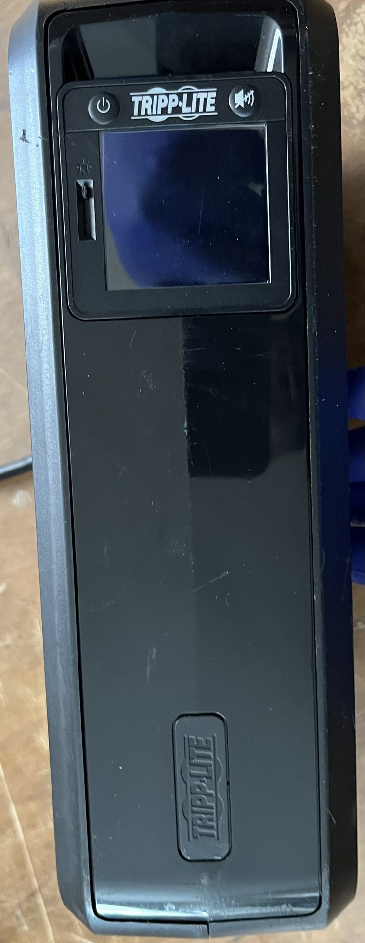 Tripp Lite OmniSmart OMNI900LCD