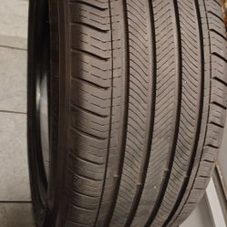 Una Llanta Año 2024 95% De Vida Michelin Primacy Allá Season  245/45/R/19 102y 95% De Vida 