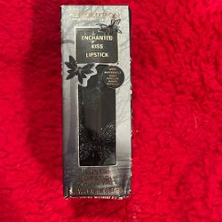 Revolution, Enchanted Kiss, Lipstick Black