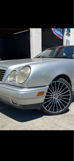 Mercedes r320 e420 c350 e350 19” new amg style rims new tires set