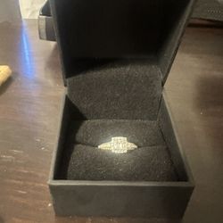 14k Gold Verawang Diamond Ring