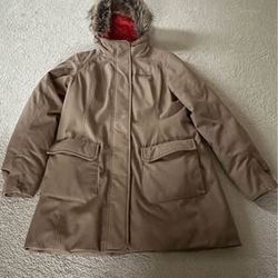 Marmot- Georgina Featherless Insulated Jacket - Women's Large size Hardly Used- DRY CLEANED.