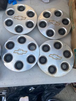 Chevy 00-06 center rim Caps