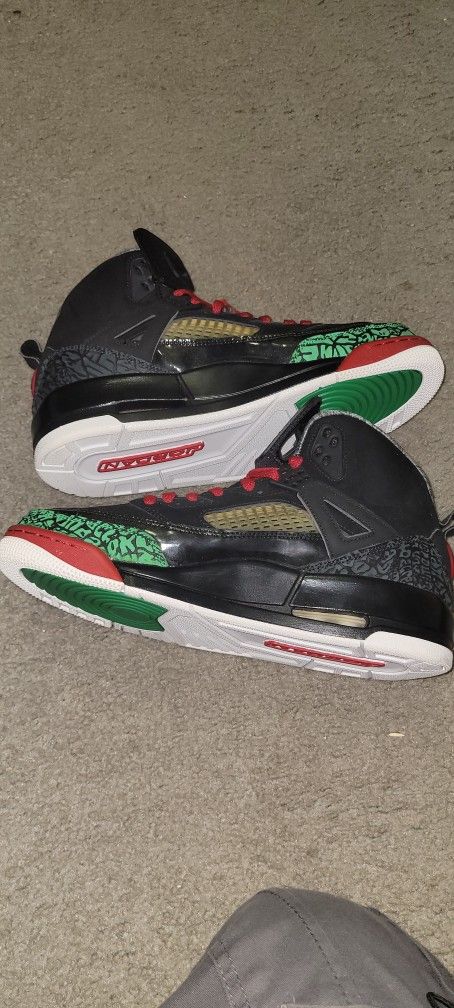 Jordan SpizikeBlack Varsity Red (2017)