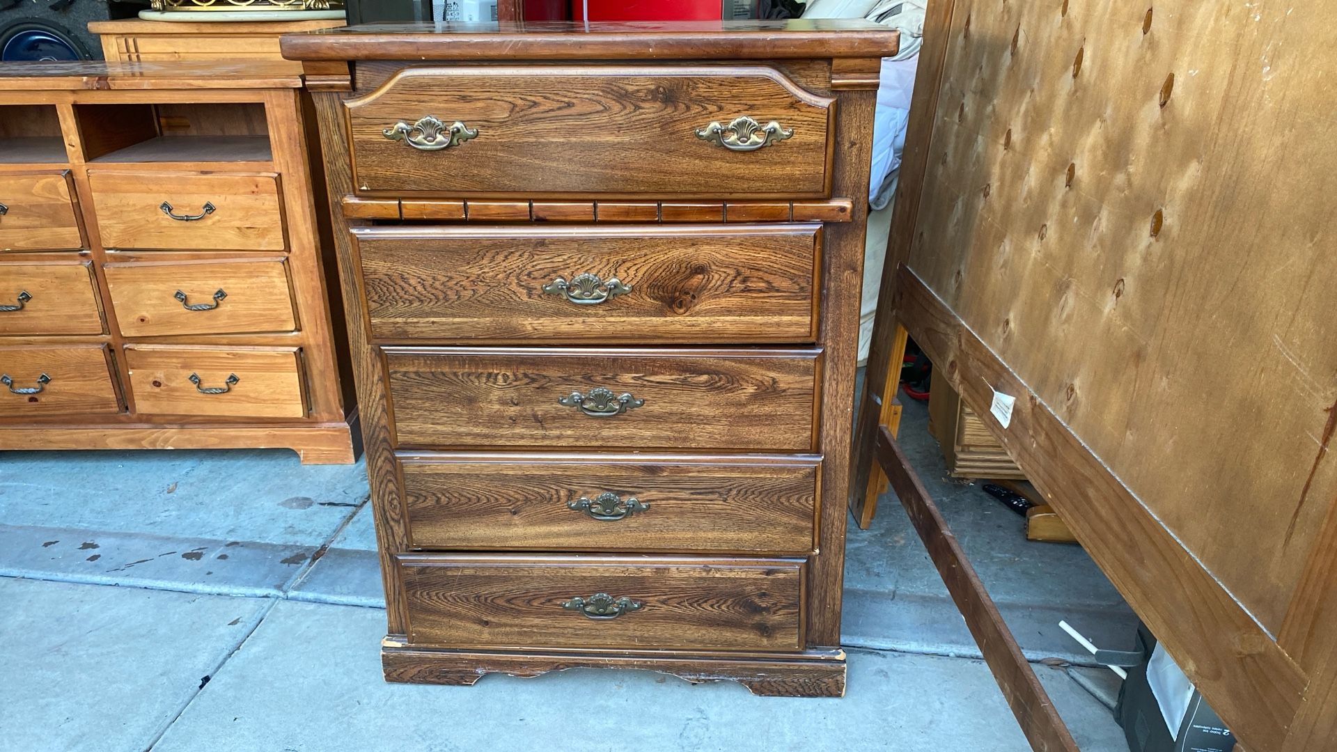 Dresser 