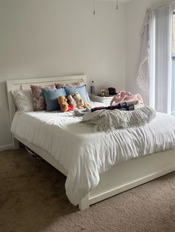 White full size bed