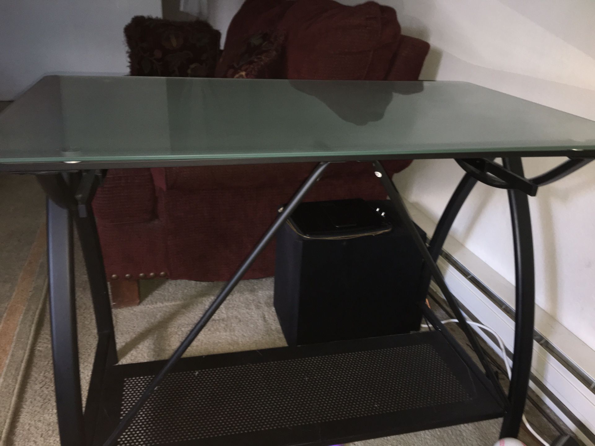 Computer desk