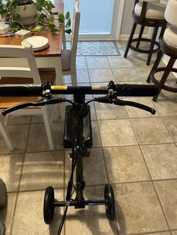 Knee Walker / Knee scooter - Elenker Foldable and Steerable knee Walker