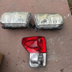 Headlights For Toyota Tundra 07-12