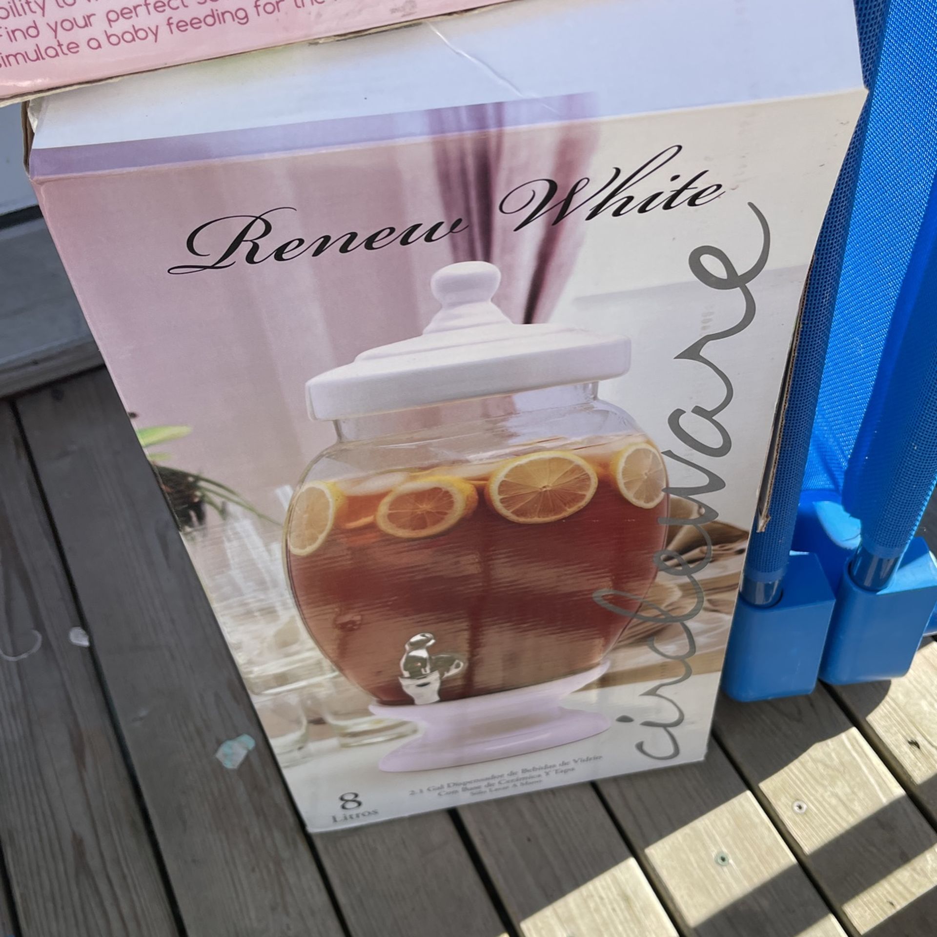 Glass Drinks Dispenser Perfect For Party Decoration