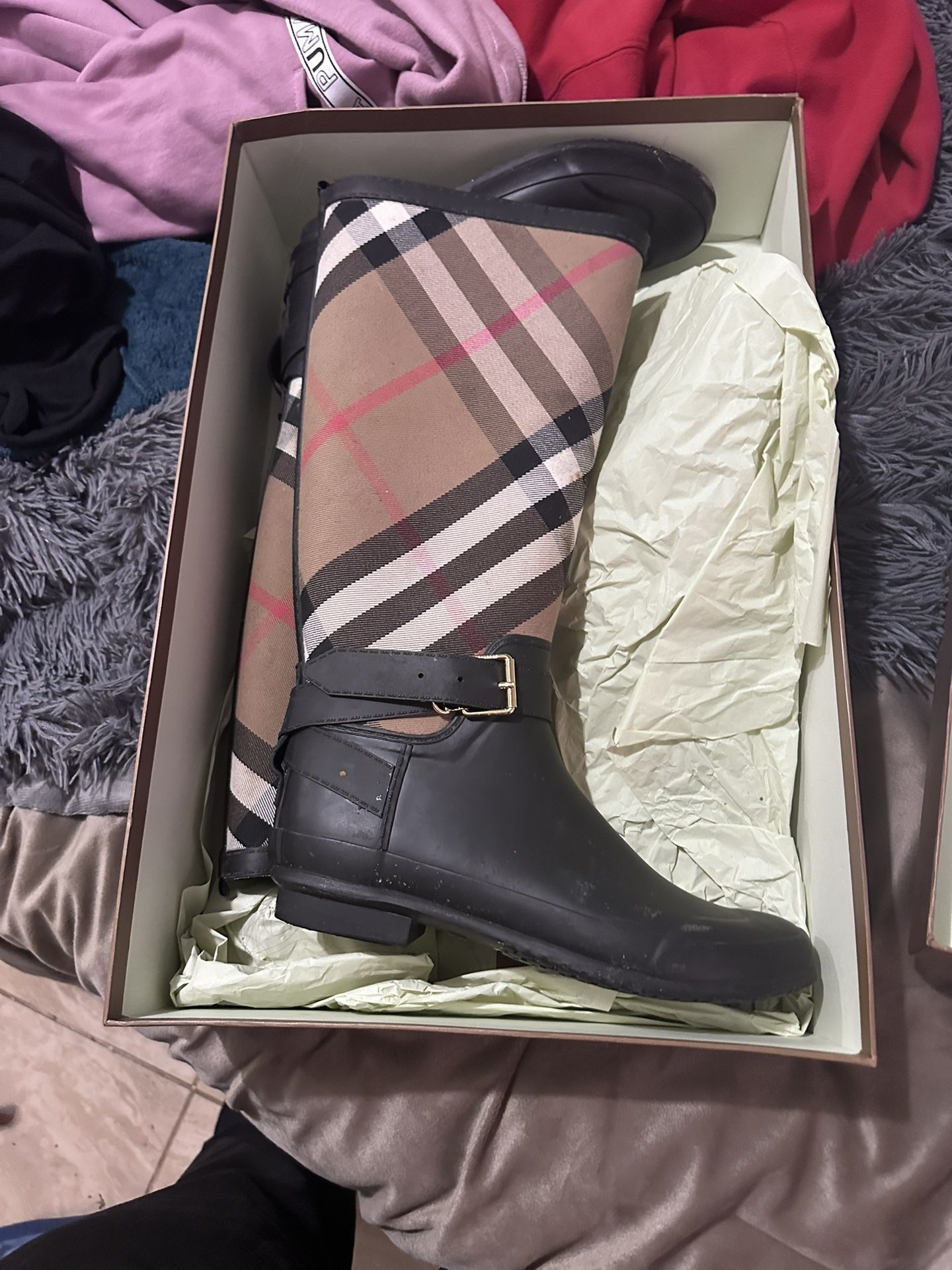 Rain Boots Size 8