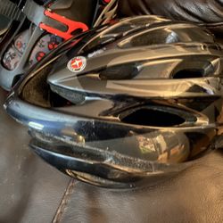 Rolls Skates w Helmet