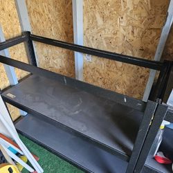 2 Free  Shelfs 