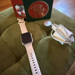  Apple Watch Series 7 GPS + Cellular, 41mm Starlight Aluminum Case with Starlight Sport Band