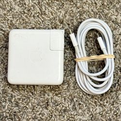 Authentic Original Apple USB-C Charger brick 61 watt with 2 meter charge cable for MacBook Air/Pro. Good used condition. 