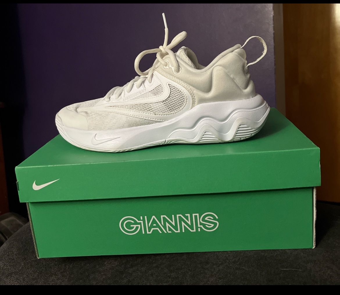 White gianni’s sneakers