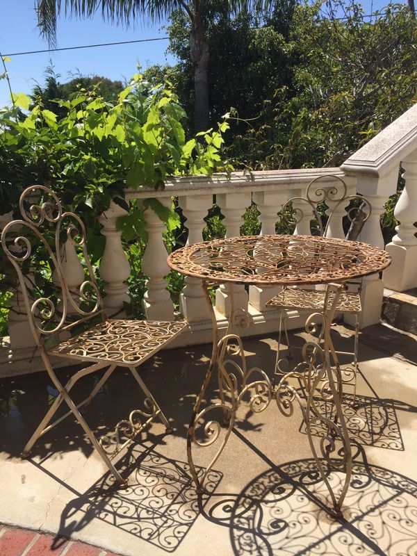 Patio Bistro Set for Sale in Los Angeles, CA - OfferUp