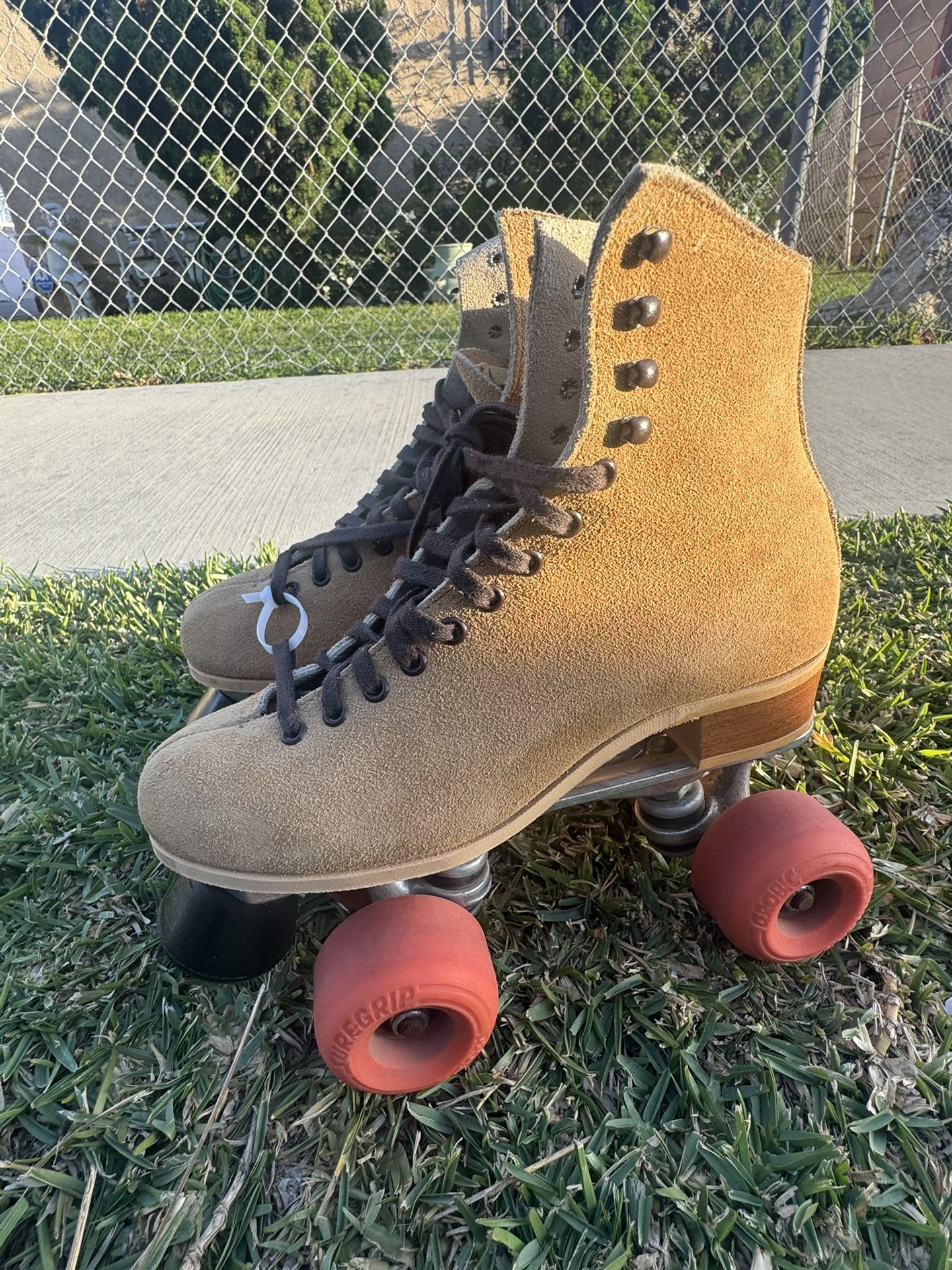 Vintage Riedell Super x 4R Roller Skates Sure Grip Suede Size 7 130L