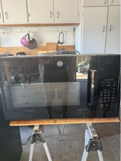 GE Microwave oven