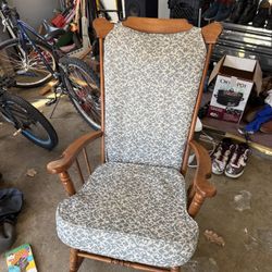 Rocking Chair With Pads