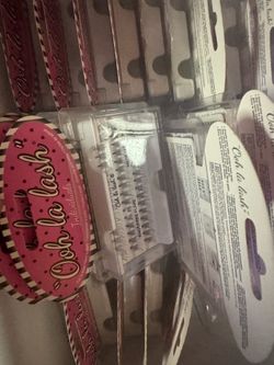 Lashes & lipgloss tubes