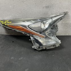 2016-2017-2018 TOYOTA PRIUS RIGHT L1 HEADLIGHT OEM USED #9273
