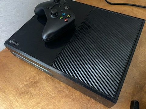 Xbox one 500 gb black