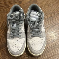 Women’s Pre-owned Nike Dunk Lows Cool Grey Size 10