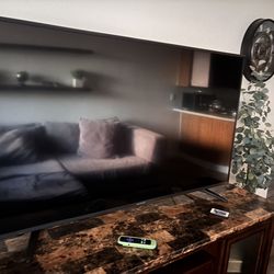 $130 OBO : 55-Inch Roku Smart TV – Great Picture, Easy Streaming – $140  OBO (Price Not Firm)