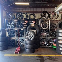 2498! E Main St Stockton CA 95205