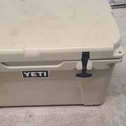 Yeti Tundra Cooler 250$