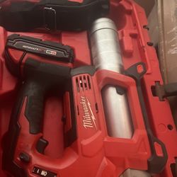 Milwaukee Grease Gun 