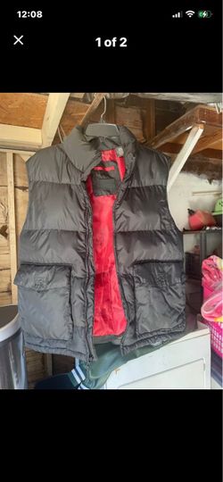 Men medium Black Puffer Vest and camo vest