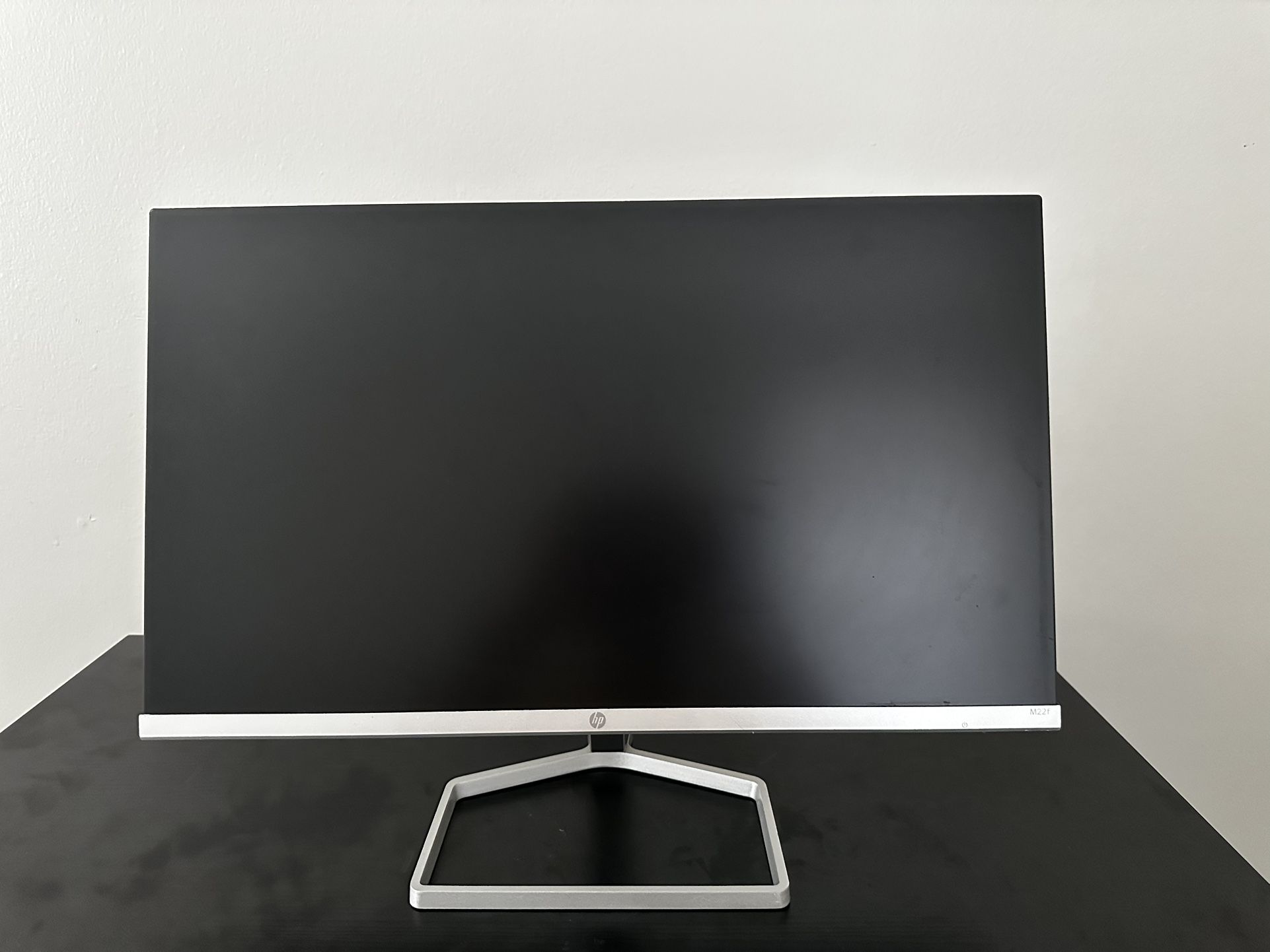 HP M22f 19” Monitor w/IPS FHD 300 nits Display, AMD FreeSync, hHDMI, VGA, Adjustable Tilt.