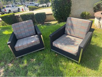 Wicker outdoor chairs / furniture