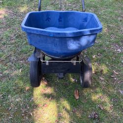 Large Broadcast Spreader