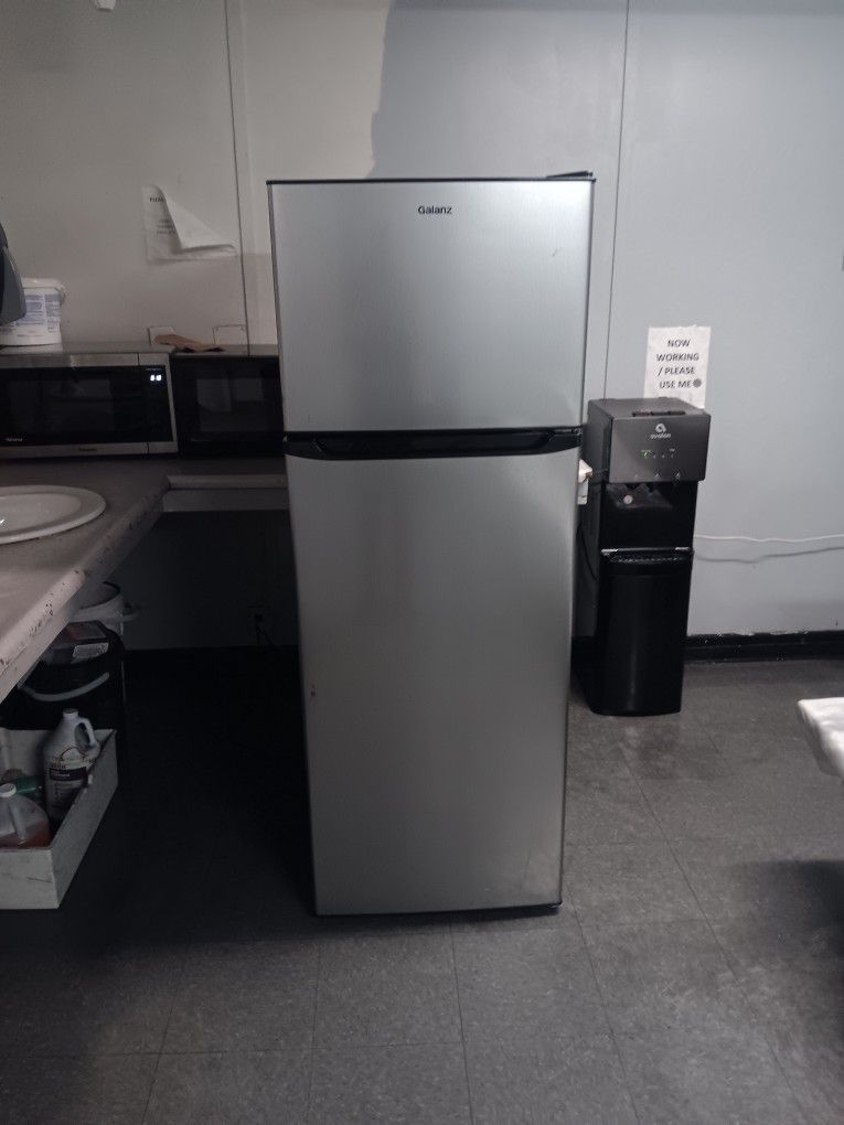 Fridge In Working Condition Delivery Available Fridge And Freezer Work Great