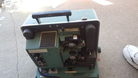 4/1952 Bell and Howell Filmsound Good / Film Photography