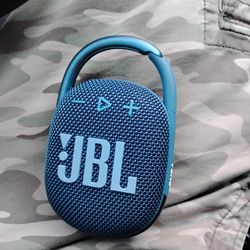 JBL Clip 4