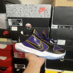 DS Kobe 5 Protro Lakers size 9.5