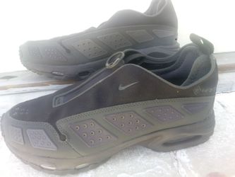 Women's Nike Air Max Sunder Gore-Tex sneakers