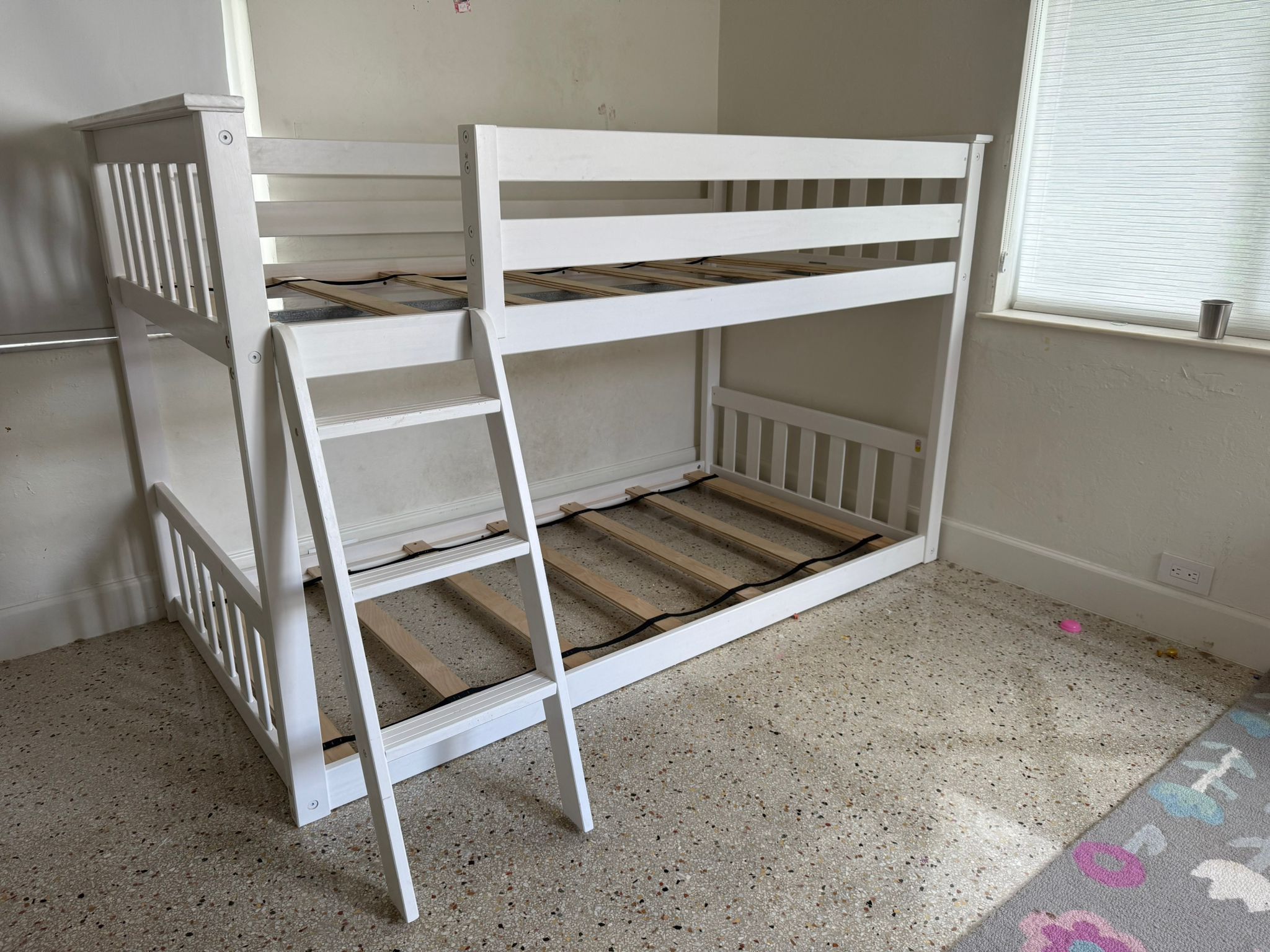 Twin size Bunk Bed