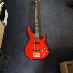 Tagima Millenium 4 Bass