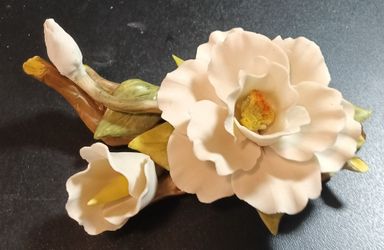 Flower figurine