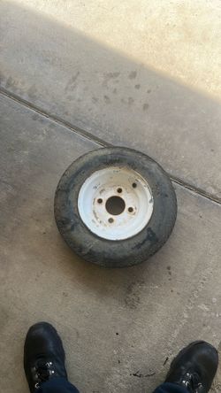 Trailer tire for lug nuts