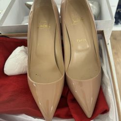 Christian Louboutin Nude Pumps 