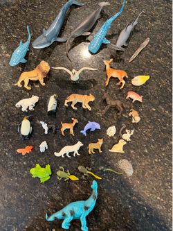Plastic Animal Figurine Lot: 33 Total