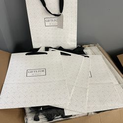 Gift bag suitable for weddings, boutiques, or brand packaging.