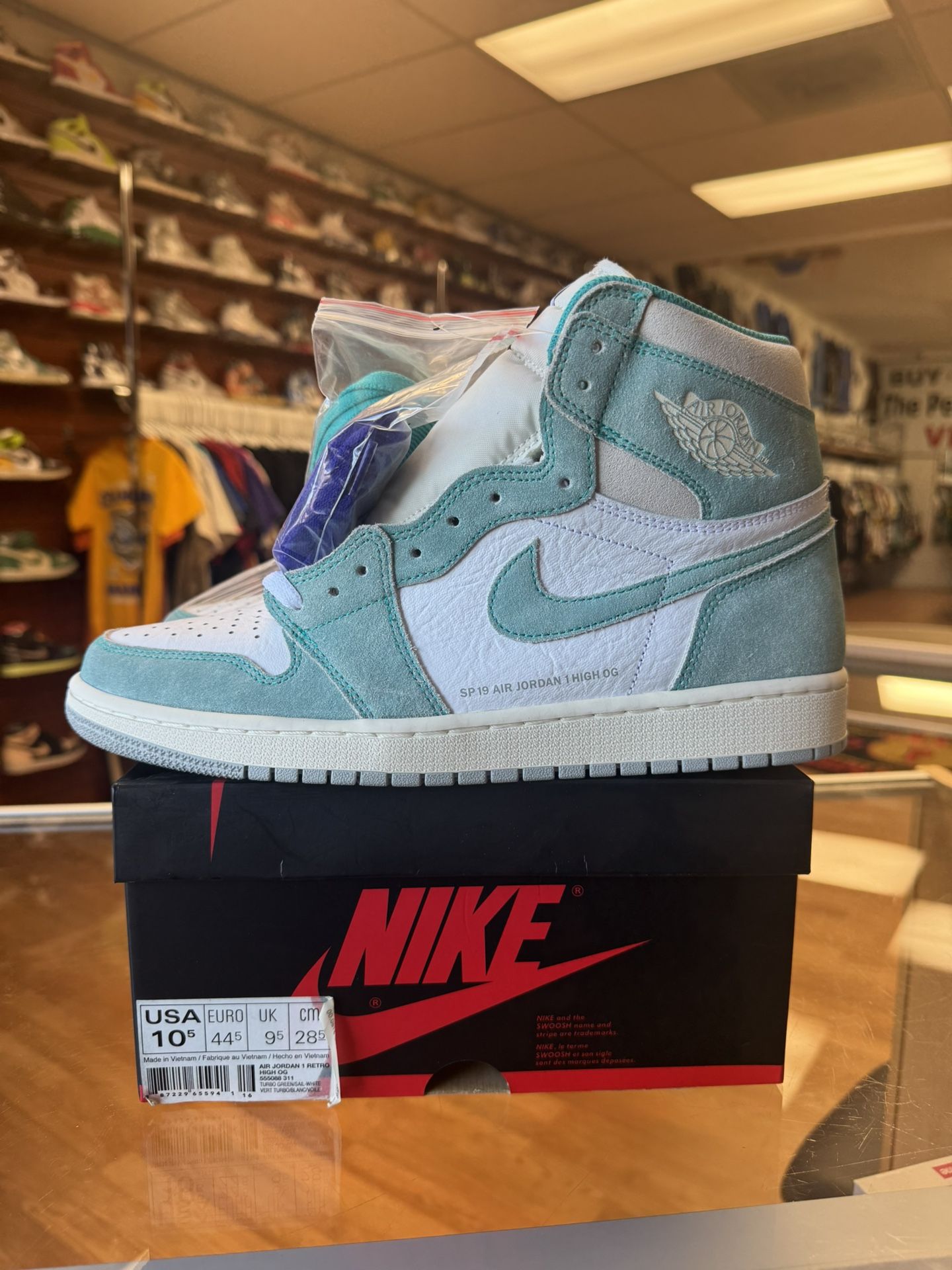 New Jordan 1 Turbo Green Size 10.5