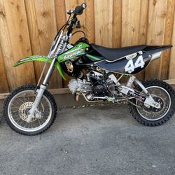 KLX 110 Kawasaki Green Sticker Dirt Bike KLX110